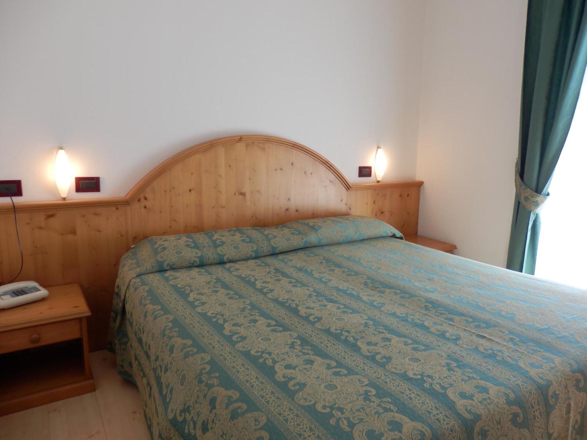 Hotel Dolomiti Vattaro Room photo